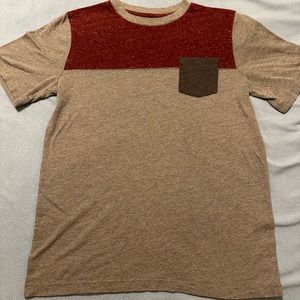 Boys Xl t-shirt with front pocket